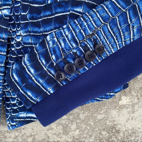 BCBG Blue Croc Printed Fitted Blazer - Picture 3 of 9